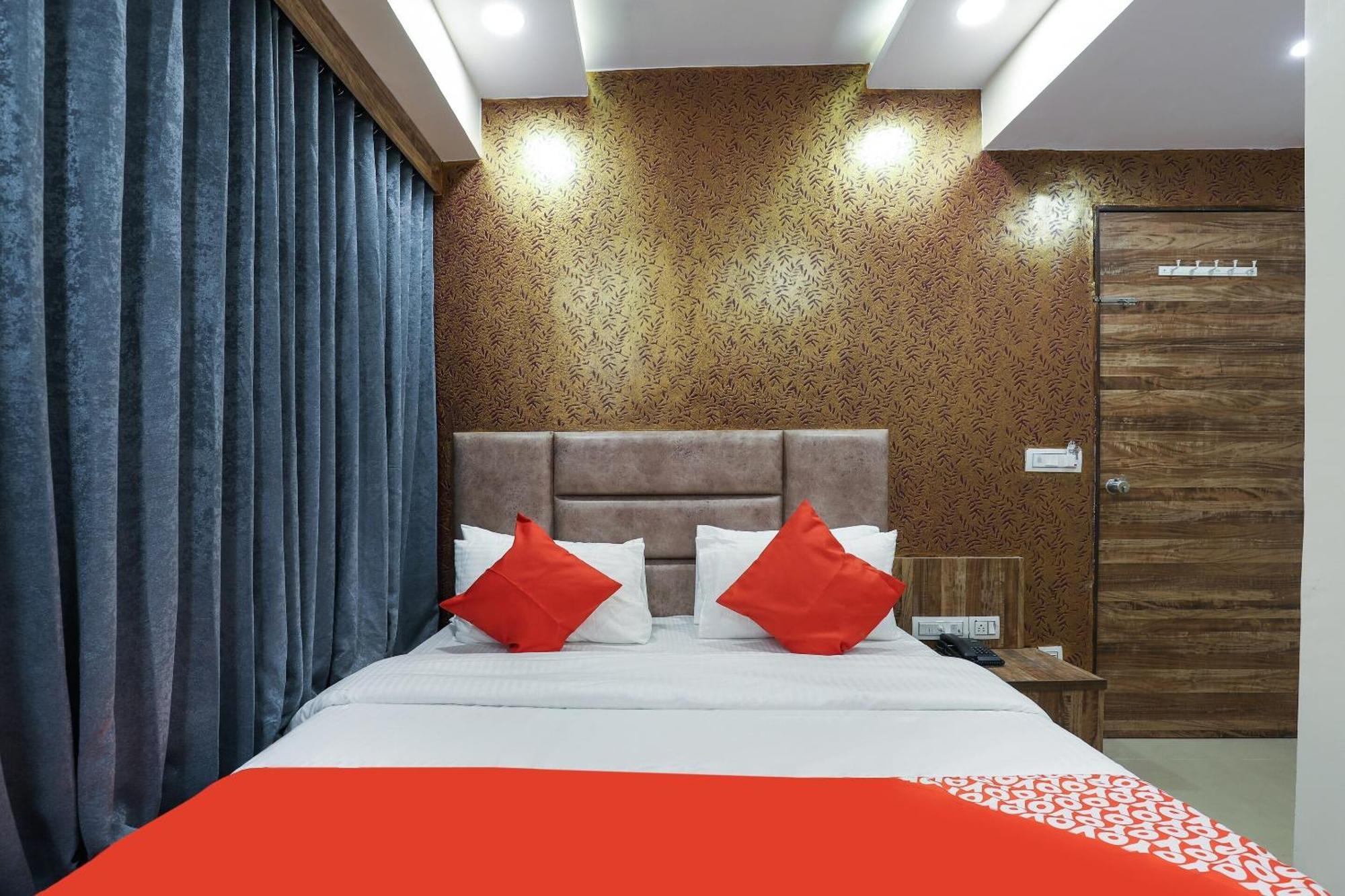 Hotel O Dream Stay Sarkhej Extérieur photo