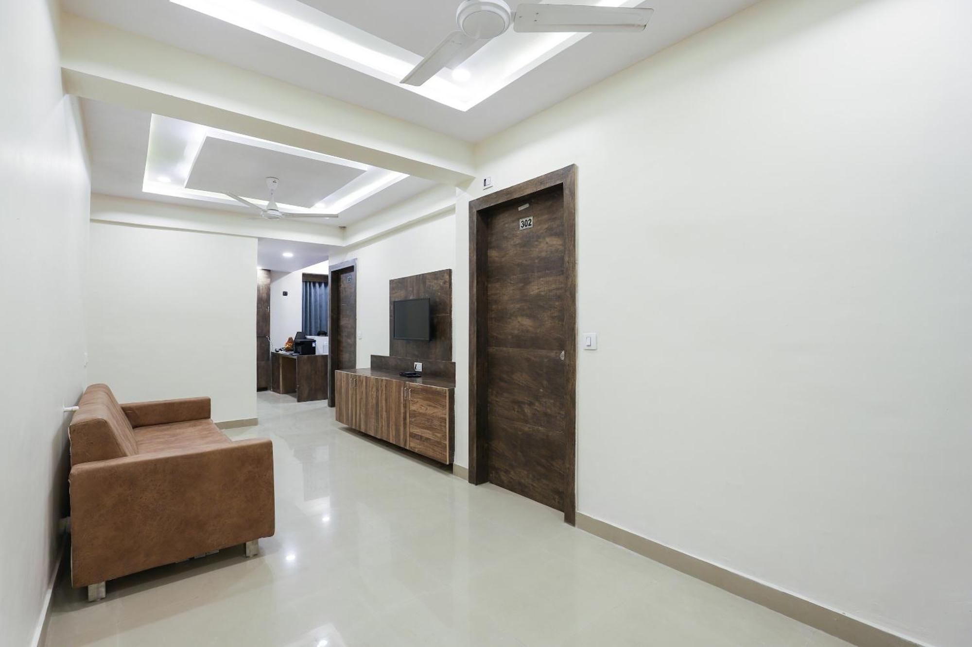 Hotel O Dream Stay Sarkhej Extérieur photo