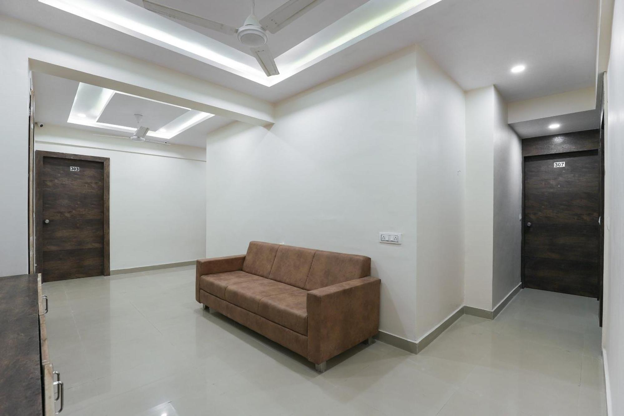 Hotel O Dream Stay Sarkhej Extérieur photo